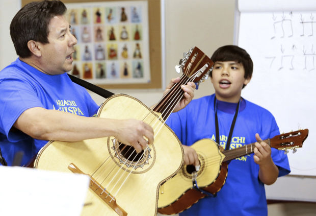 behinD mariachis there's a mentor